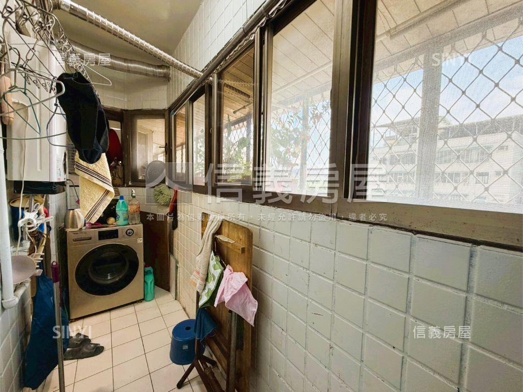 土城學府路一段電梯三房房屋室內格局與周邊環境