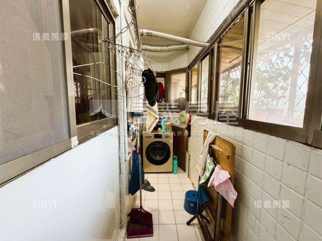 土城學府路一段電梯三房房屋室內格局與周邊環境