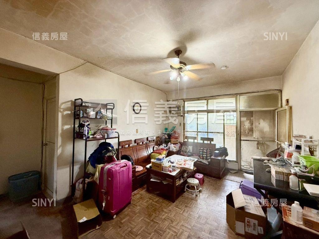 南雅方正頂樓大空間房屋室內格局與周邊環境