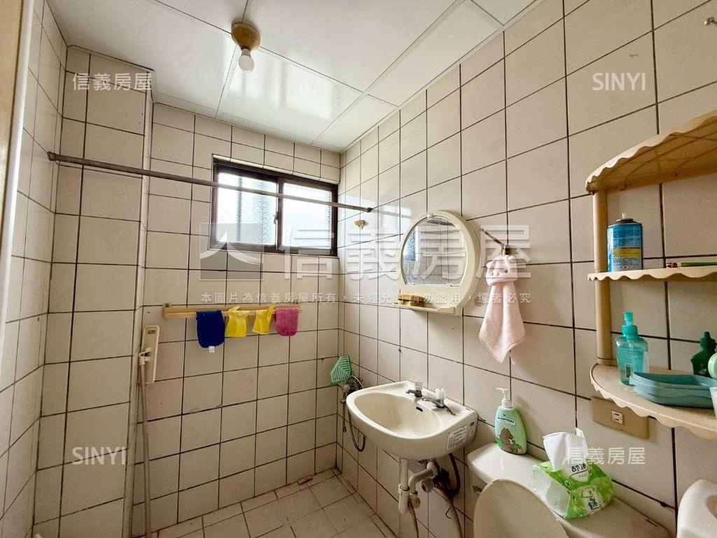 南雅方正頂樓大空間房屋室內格局與周邊環境