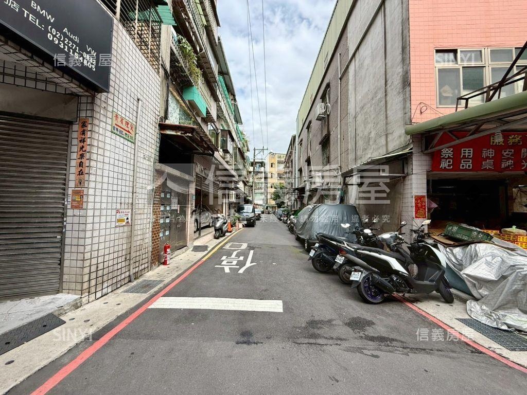 南雅方正頂樓大空間房屋室內格局與周邊環境