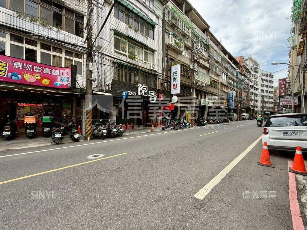 南雅方正頂樓大空間房屋室內格局與周邊環境
