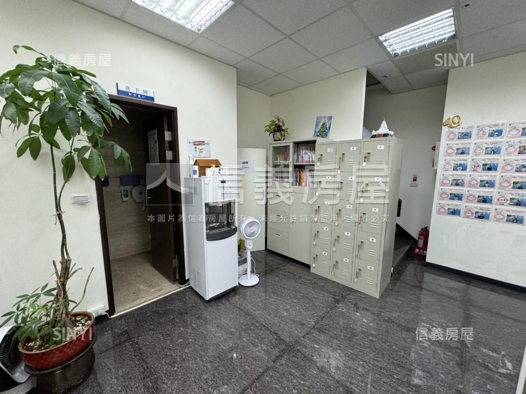 仁愛國中對校門補習班店面房屋室內格局與周邊環境