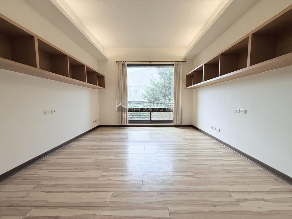面公園綠景稀有四房房屋室內格局與周邊環境