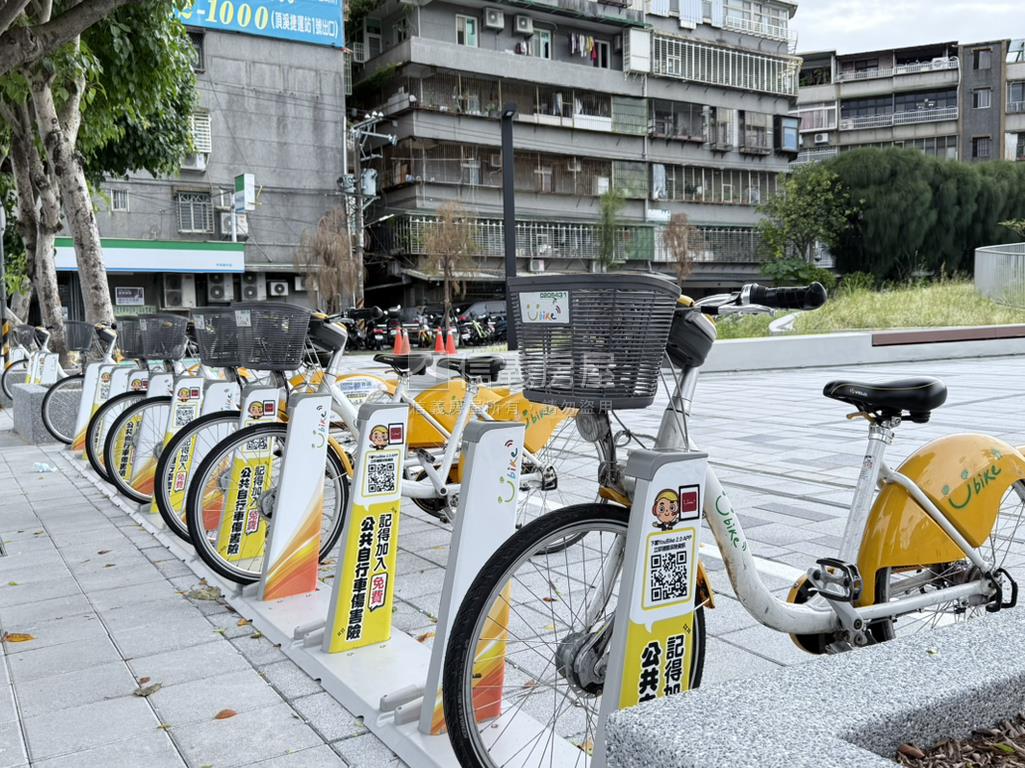 面公園綠景稀有四房房屋室內格局與周邊環境