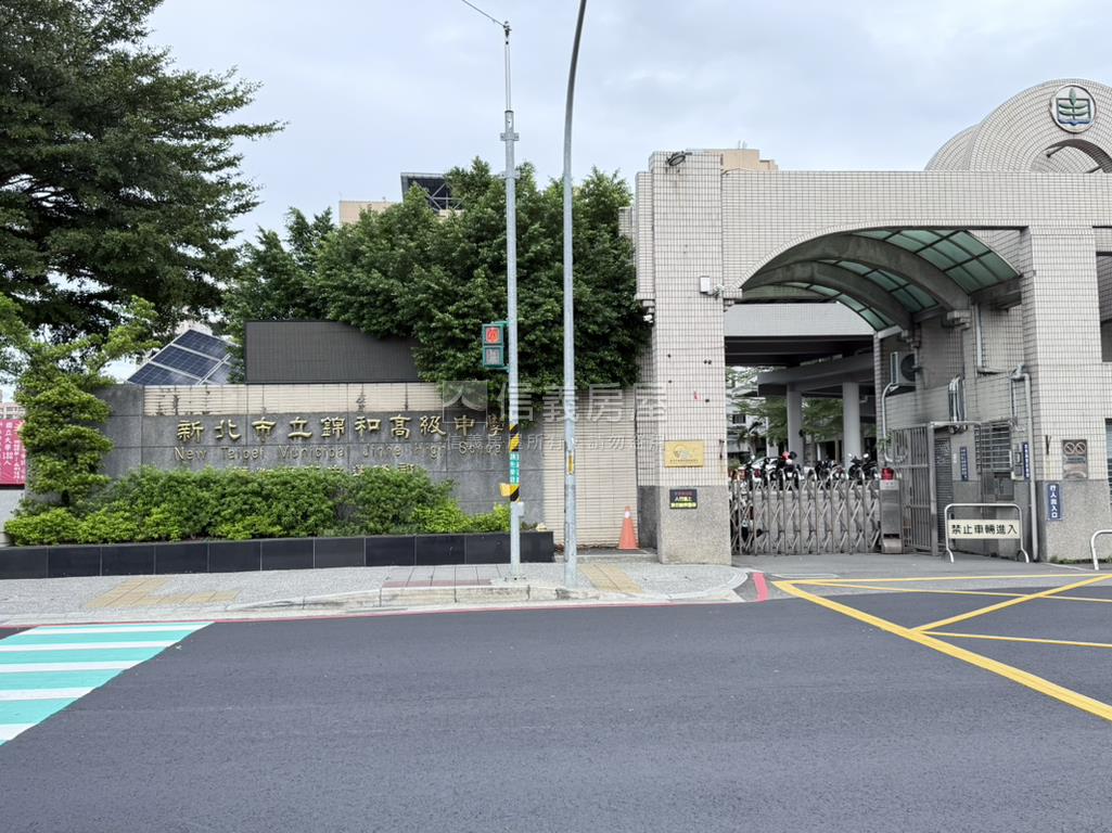 面公園綠景稀有四房房屋室內格局與周邊環境