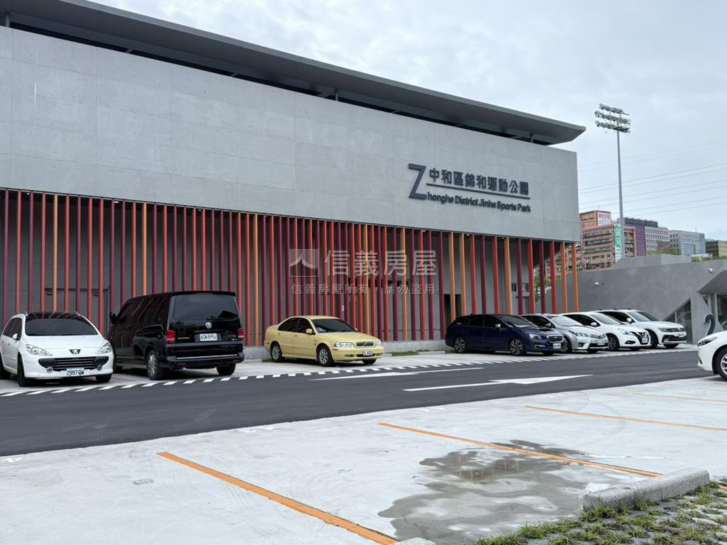 面公園綠景稀有四房房屋室內格局與周邊環境