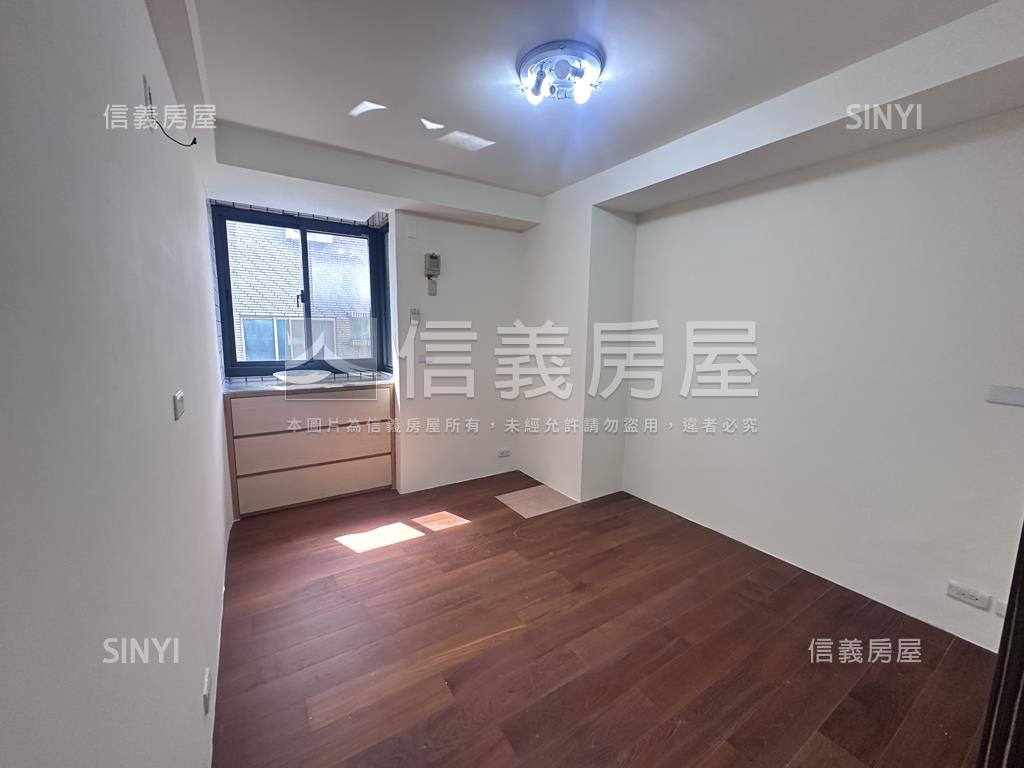 双萊寓所１＋２樓店面房屋室內格局與周邊環境