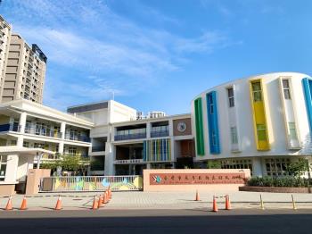 近雙語學區顯眼美樓店