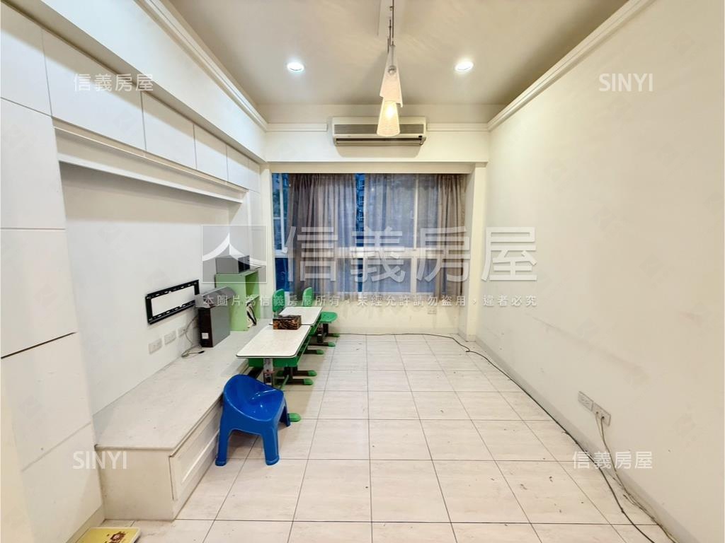 新店湯泉美地三房車位房屋室內格局與周邊環境