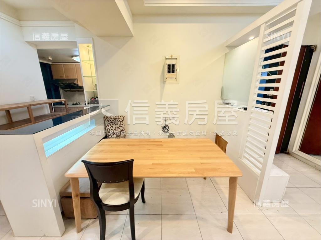 新店湯泉美地三房車位房屋室內格局與周邊環境