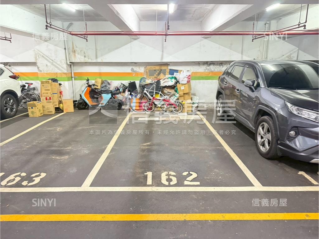 新店湯泉美地三房車位房屋室內格局與周邊環境