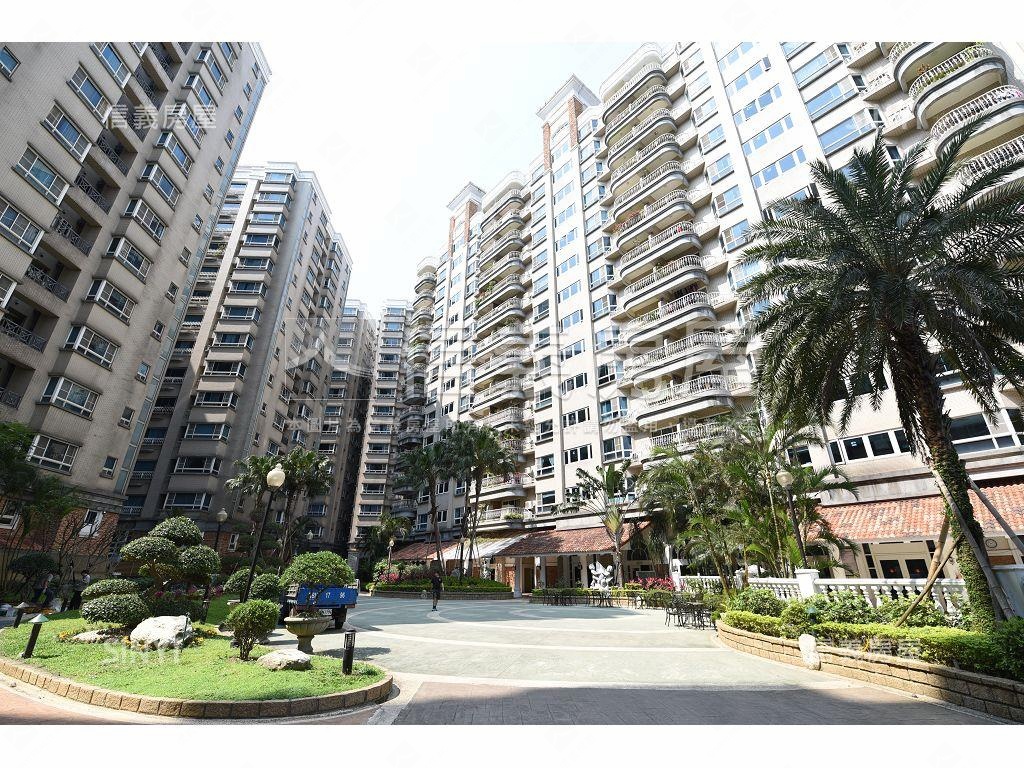 新店湯泉美地三房車位房屋室內格局與周邊環境