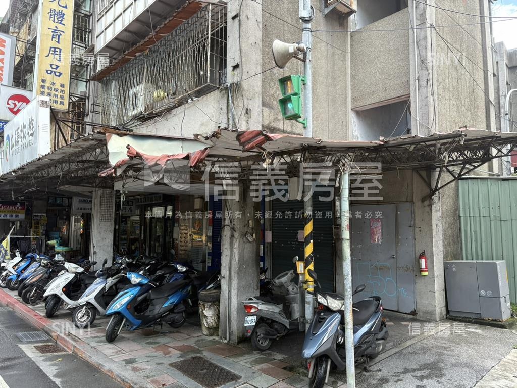面青年致富店面房屋室內格局與周邊環境