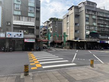 面青年致富店面