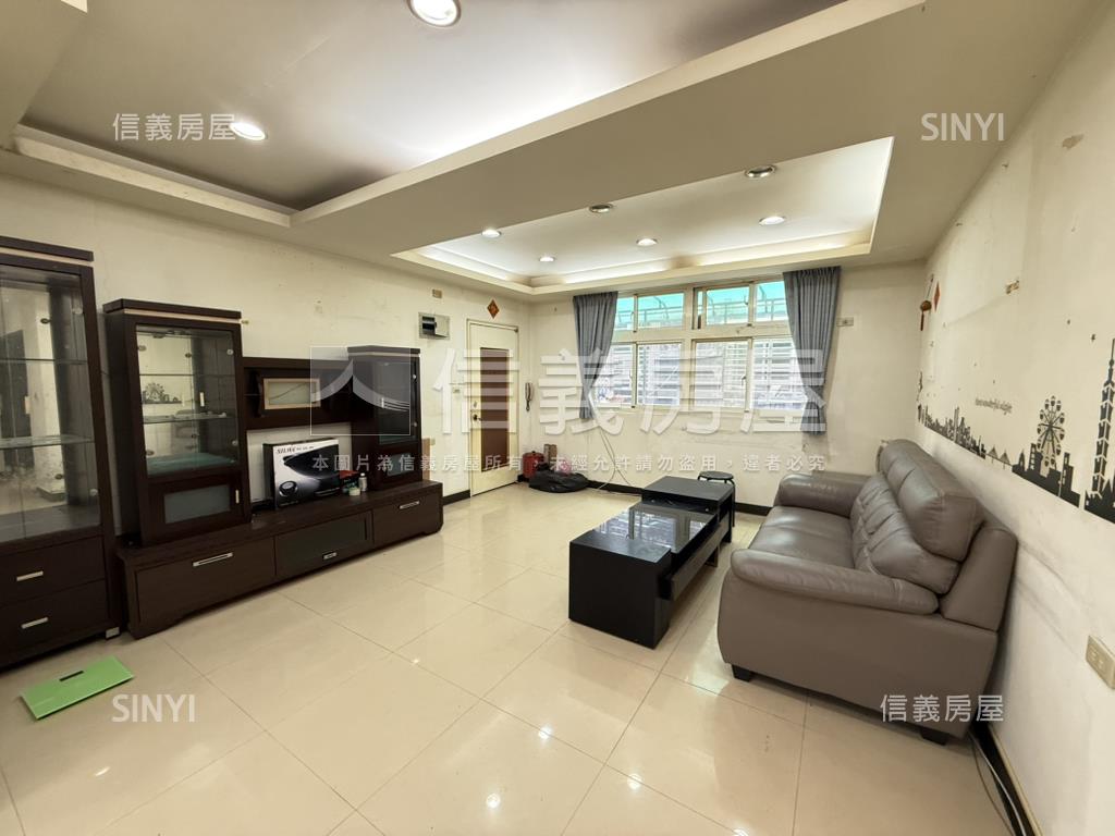 三面採光邊間近捷運美宅房屋室內格局與周邊環境