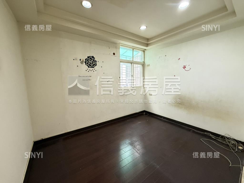 三面採光邊間近捷運美宅房屋室內格局與周邊環境