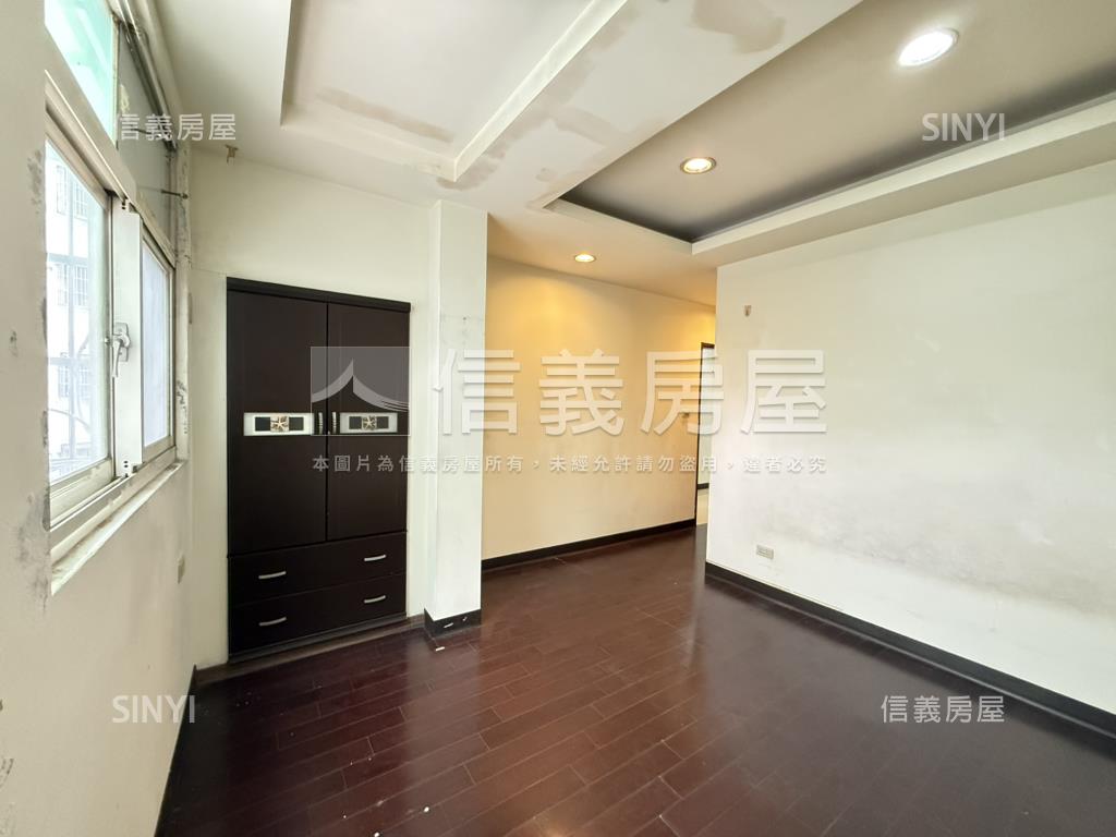 三面採光邊間近捷運美宅房屋室內格局與周邊環境