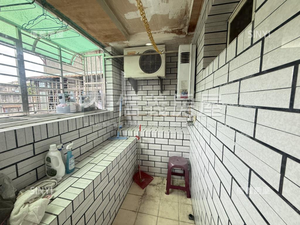 三面採光邊間近捷運美宅房屋室內格局與周邊環境