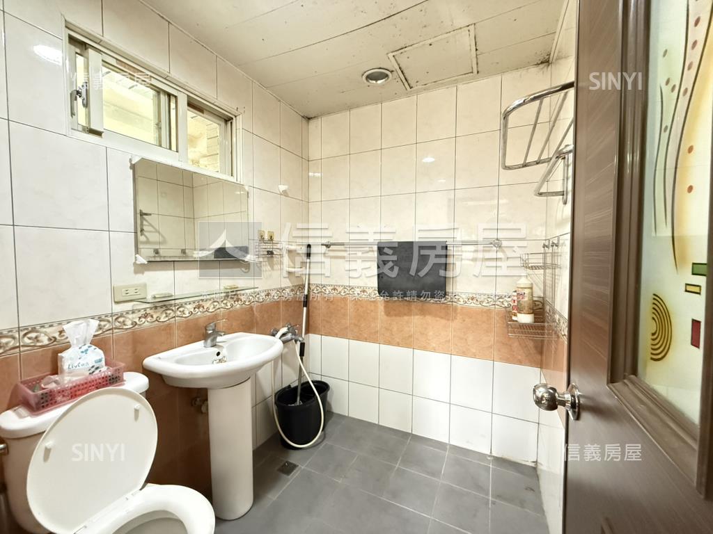 三面採光邊間近捷運美宅房屋室內格局與周邊環境