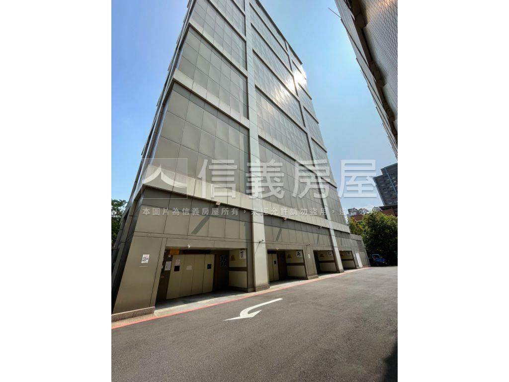 南方之星‧休旅機械車位房屋室內格局與周邊環境