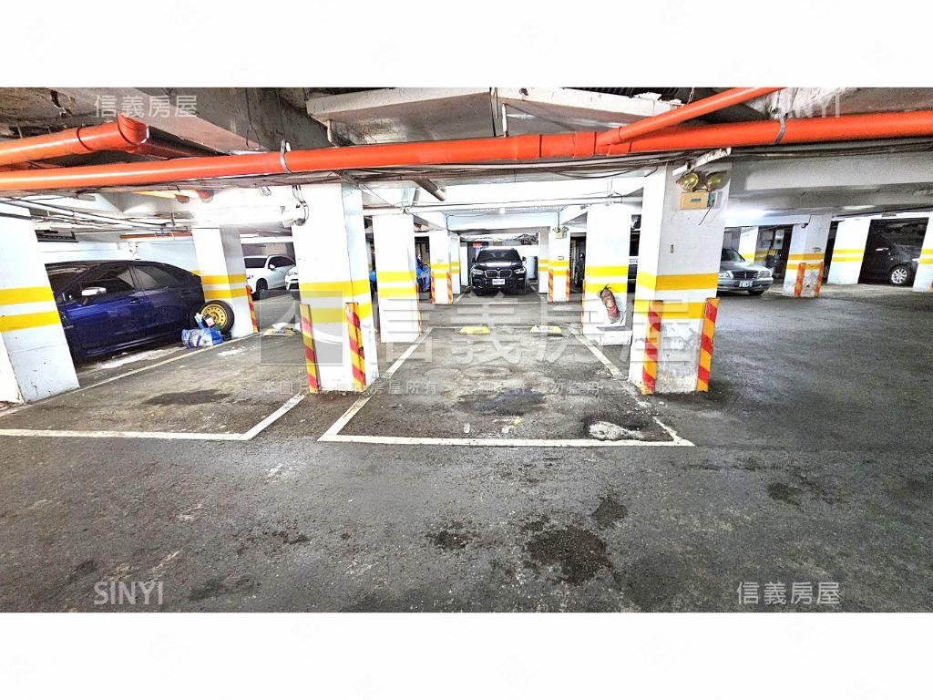 華園獨立產權坡道平面車位房屋室內格局與周邊環境