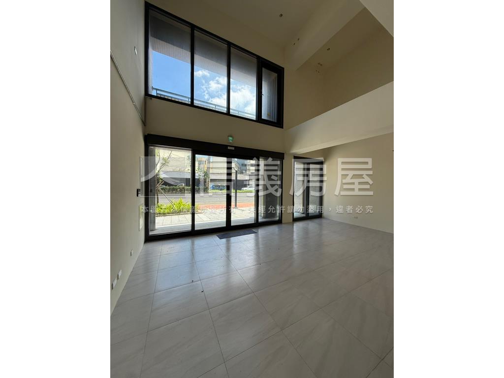 微笑南寮大面寬店面房屋室內格局與周邊環境