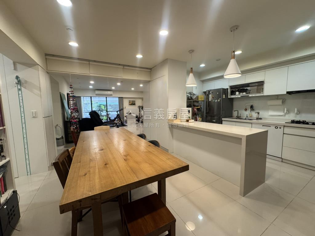國泰仁愛邊間美宅房屋室內格局與周邊環境