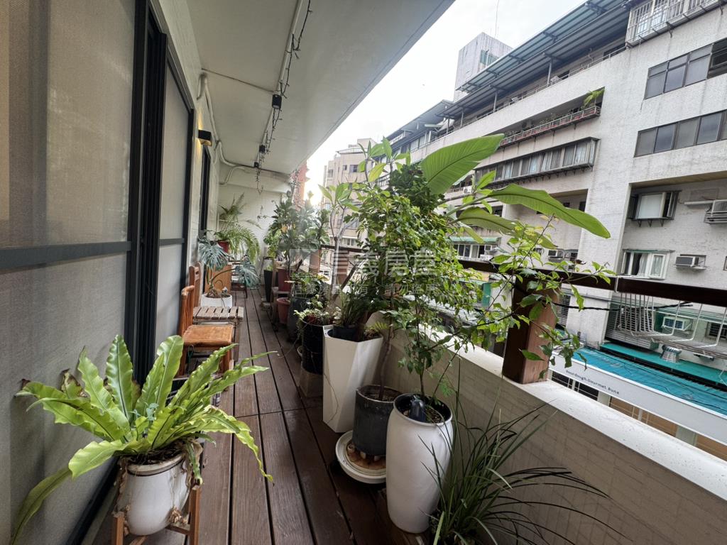 國泰仁愛邊間美宅房屋室內格局與周邊環境
