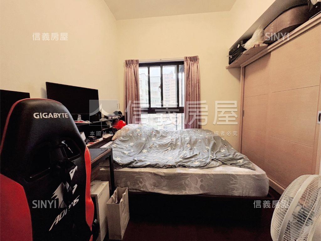 木柵市中心三房坡平車位房屋室內格局與周邊環境