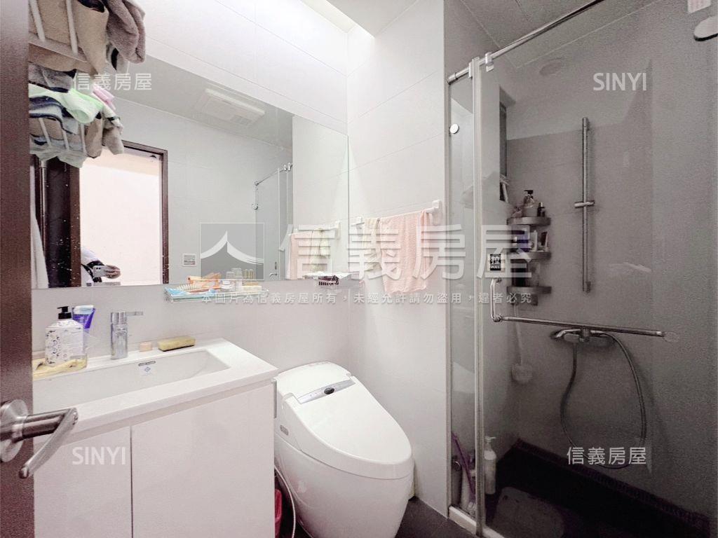 木柵市中心三房坡平車位房屋室內格局與周邊環境