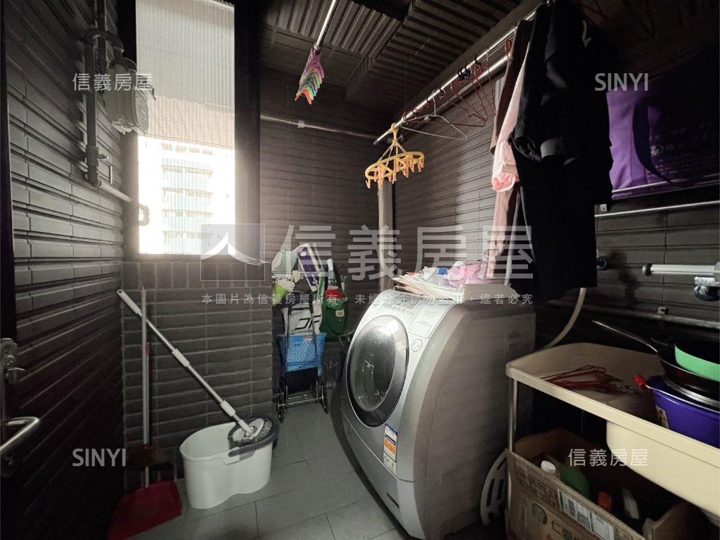 木柵市中心三房坡平車位房屋室內格局與周邊環境