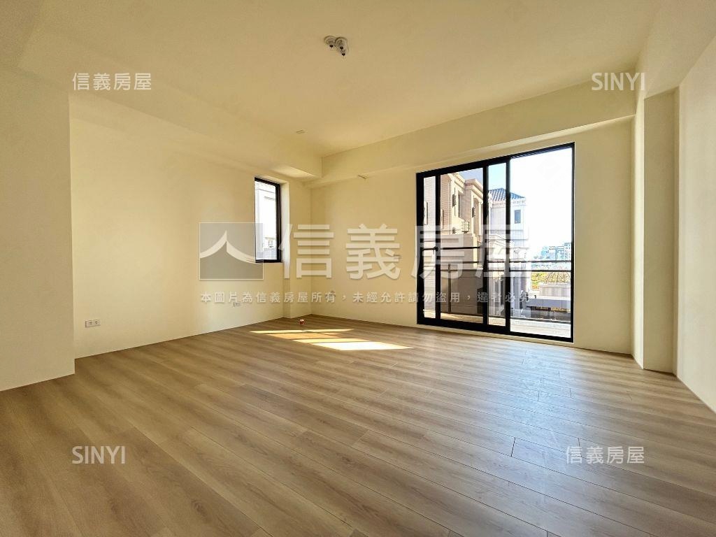 單元二臨路獨棟四車位別墅房屋室內格局與周邊環境