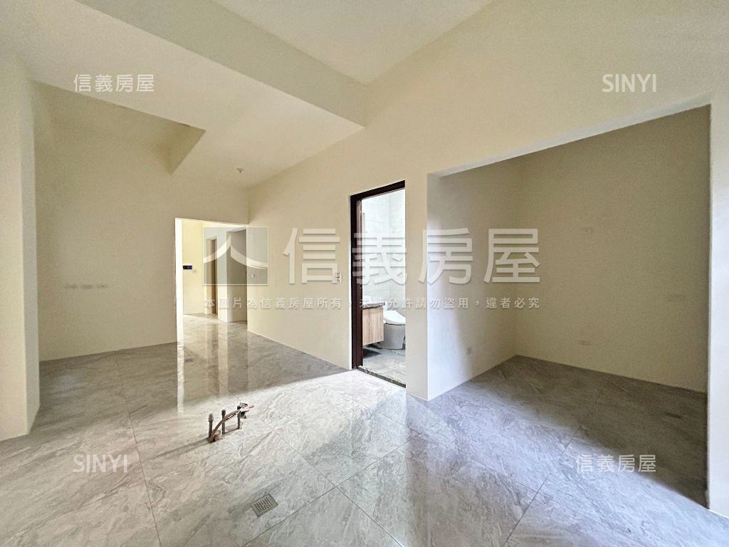 單元二臨路獨棟四車位別墅房屋室內格局與周邊環境