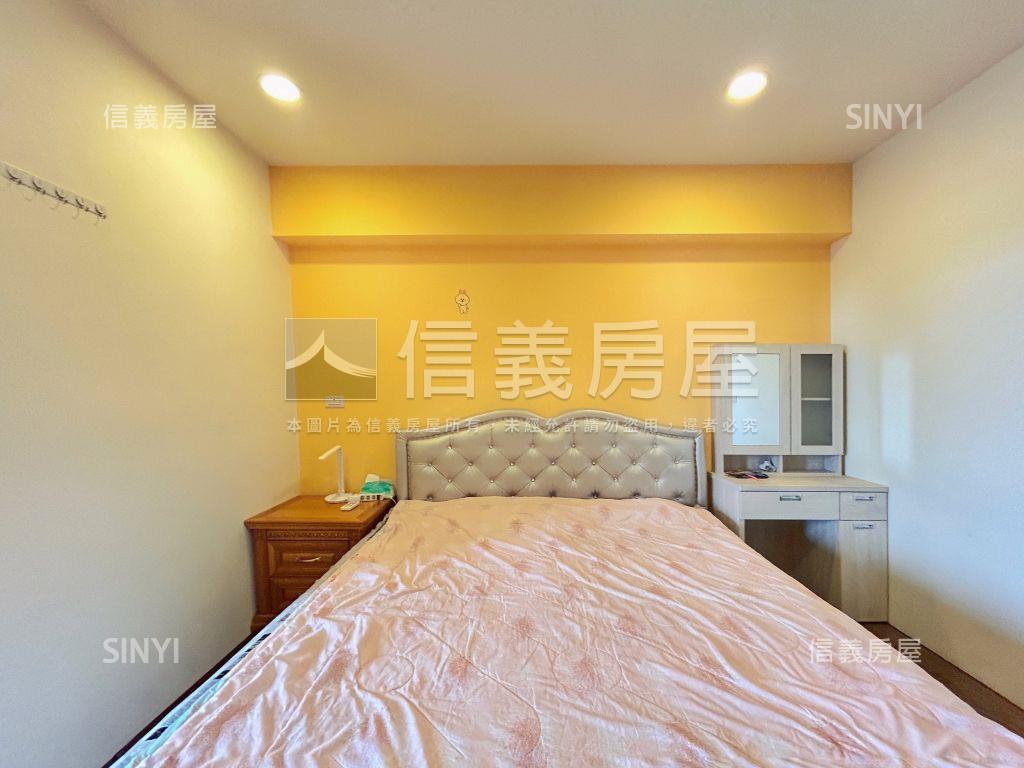 新麗馳。面十期三房平車房屋室內格局與周邊環境