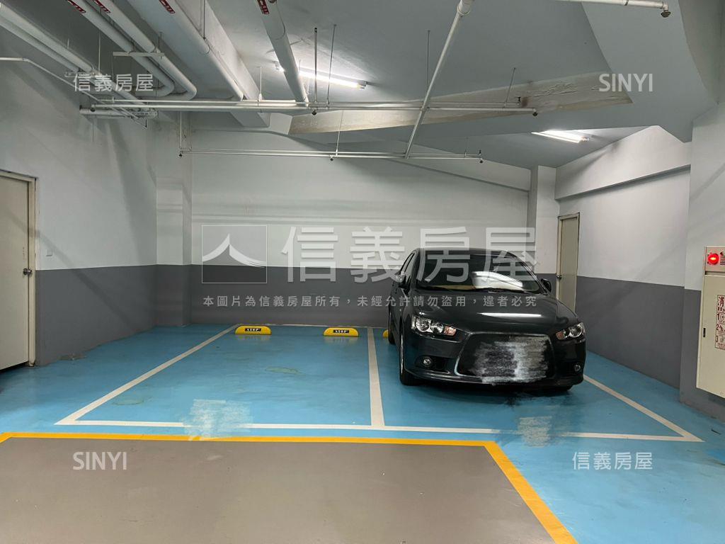 新麗馳。面十期三房平車房屋室內格局與周邊環境
