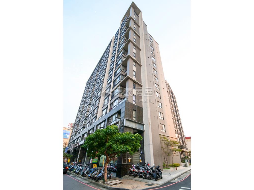 讚！！文心會館大面寬店面房屋室內格局與周邊環境