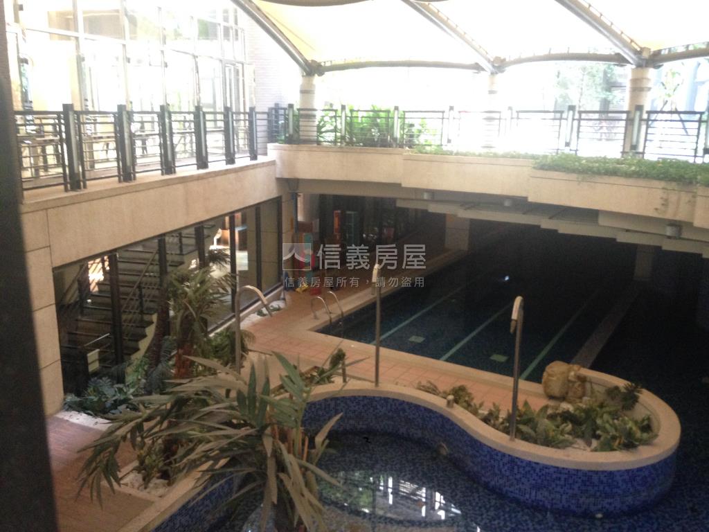 讚！！文心會館大面寬店面房屋室內格局與周邊環境