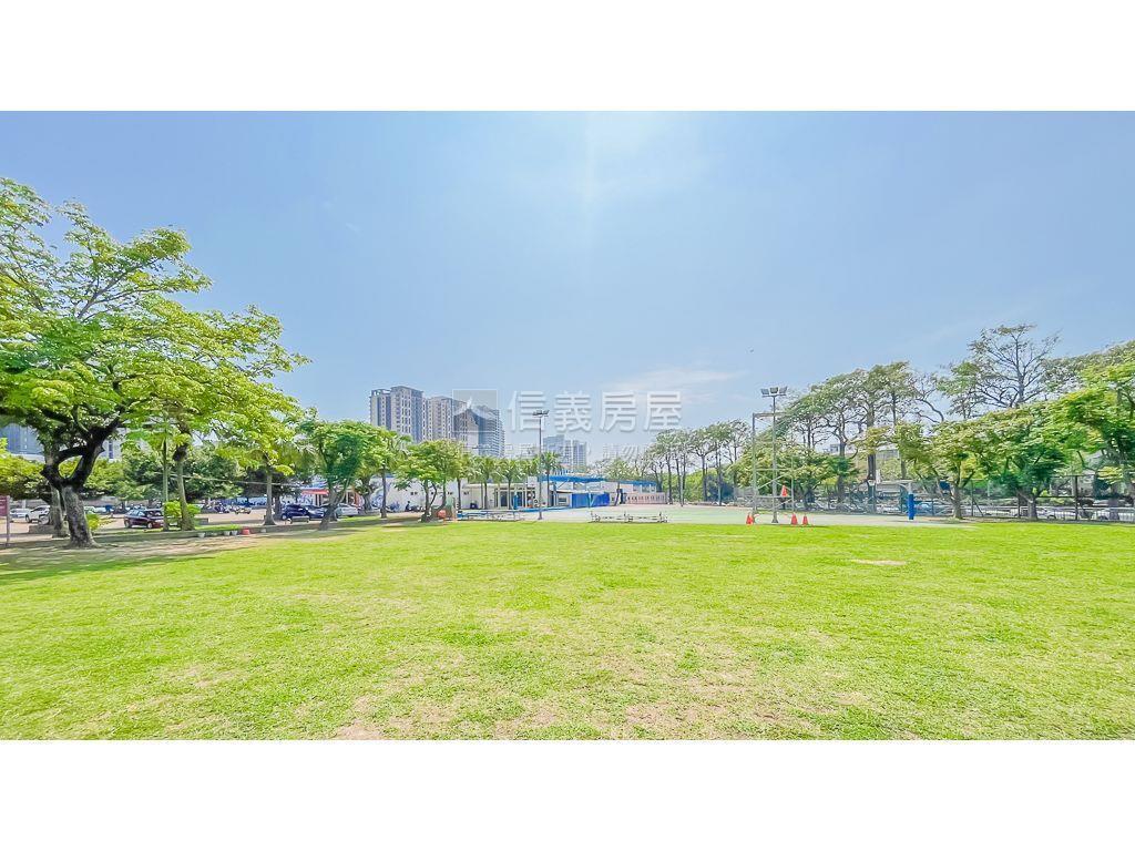 讚！！文心會館大面寬店面房屋室內格局與周邊環境