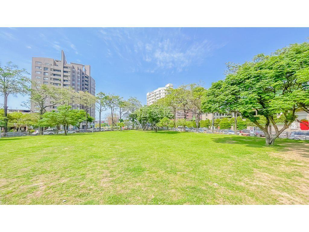 讚！！文心會館大面寬店面房屋室內格局與周邊環境