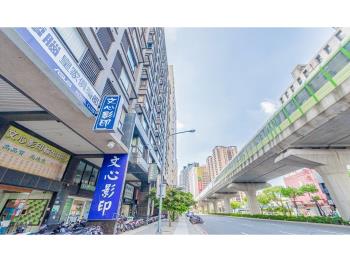 讚！！文心會館大面寬店面