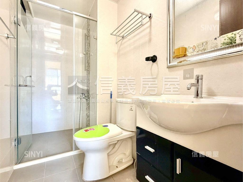 潭子大兩房輕屋齡平面車位房屋室內格局與周邊環境