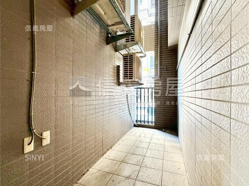 潭子大兩房輕屋齡平面車位房屋室內格局與周邊環境