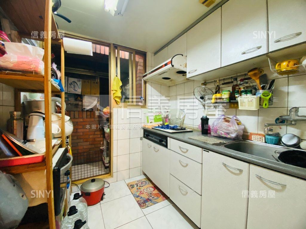 理想家三房平面車位房屋室內格局與周邊環境