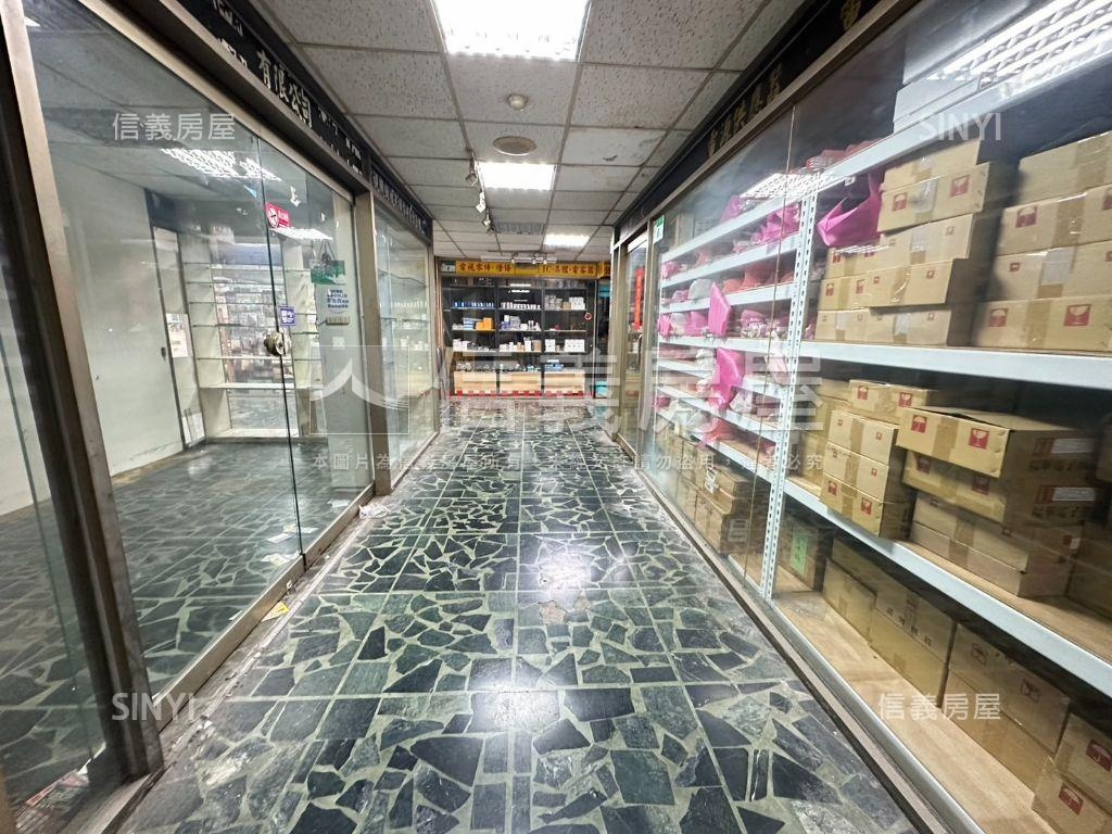 近西門／北門站。黃金店面房屋室內格局與周邊環境
