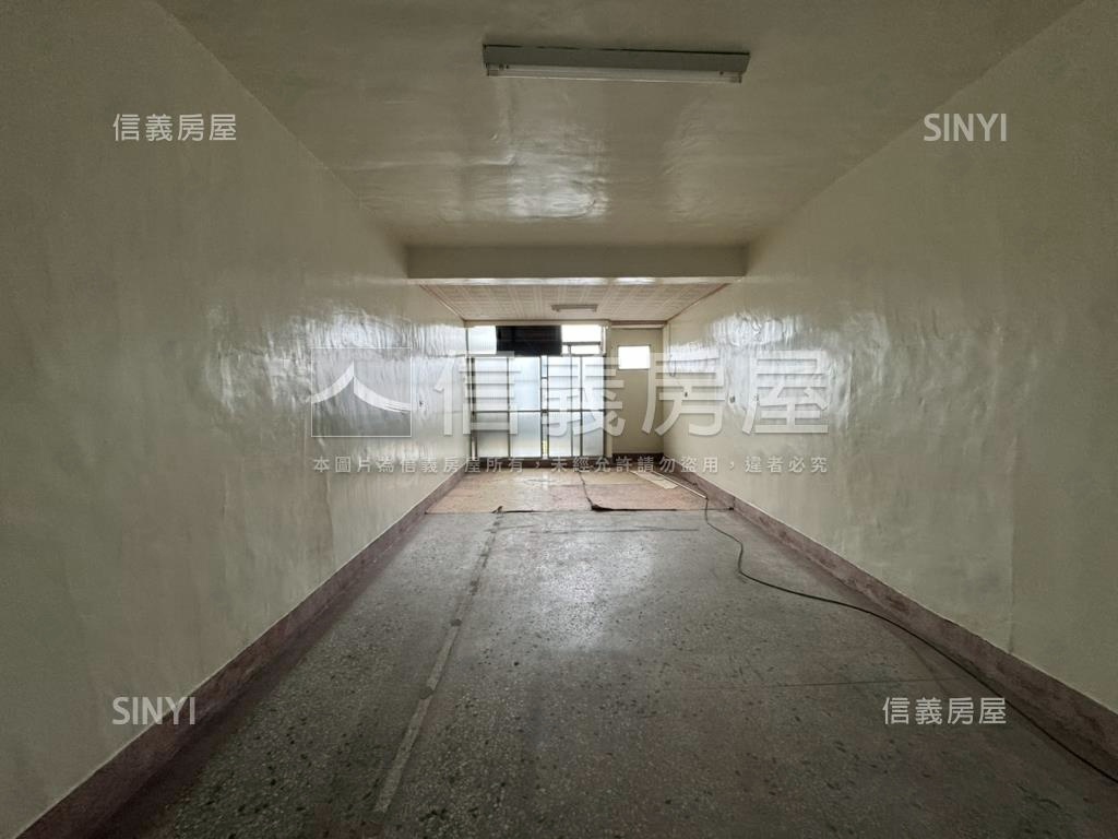 專任東發路騎樓透天房屋室內格局與周邊環境