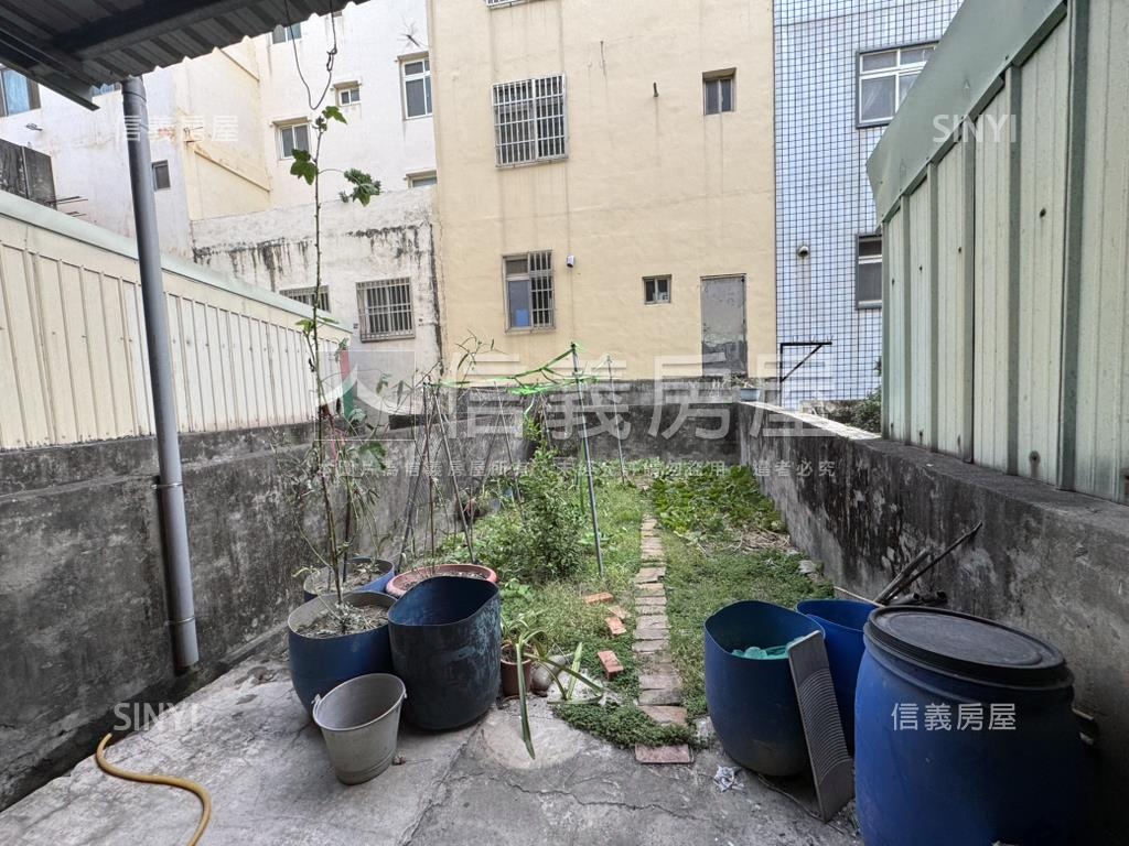 專任東發路騎樓透天房屋室內格局與周邊環境