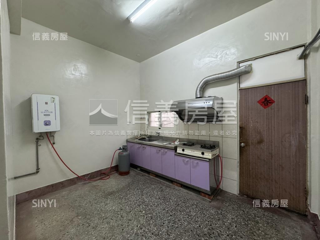 專任東發路騎樓透天房屋室內格局與周邊環境