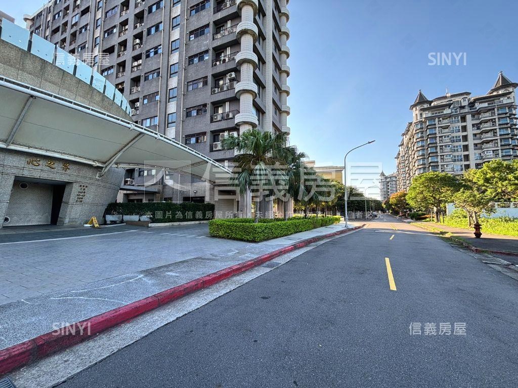 近輕軌校區旁大面寬金店面房屋室內格局與周邊環境