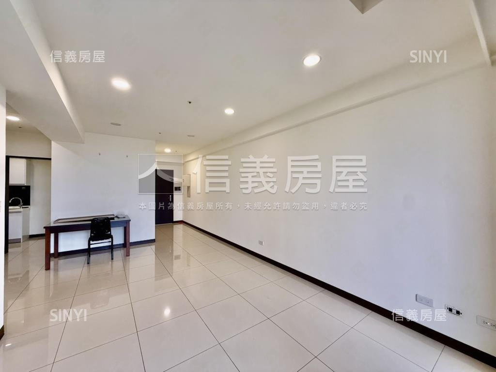獨家次頂樓正南三房車位房屋室內格局與周邊環境